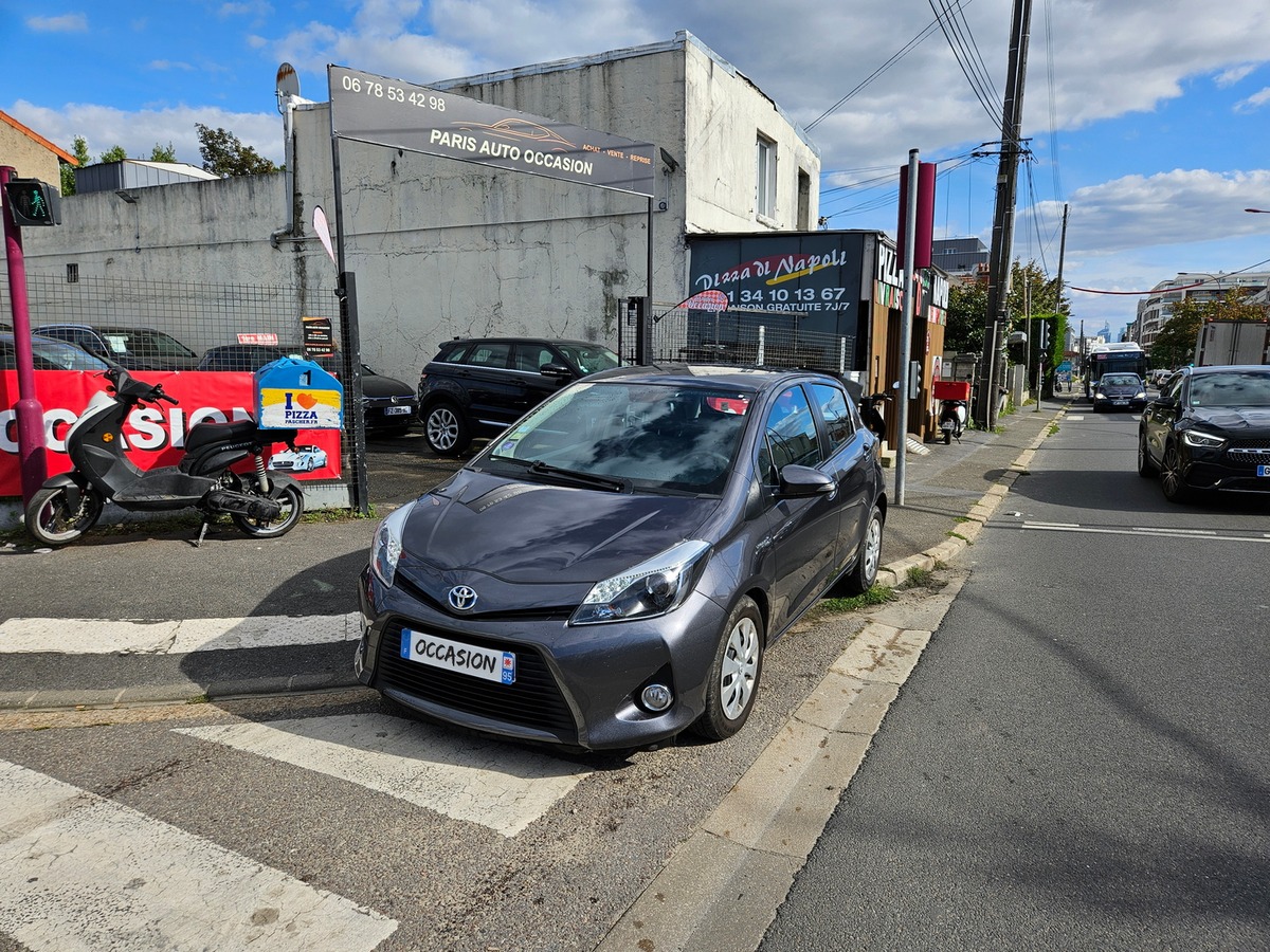 Toyota Yaris III 1.5 HSD HYBRID 100 CH DYNAMIC 1ERE MAIN