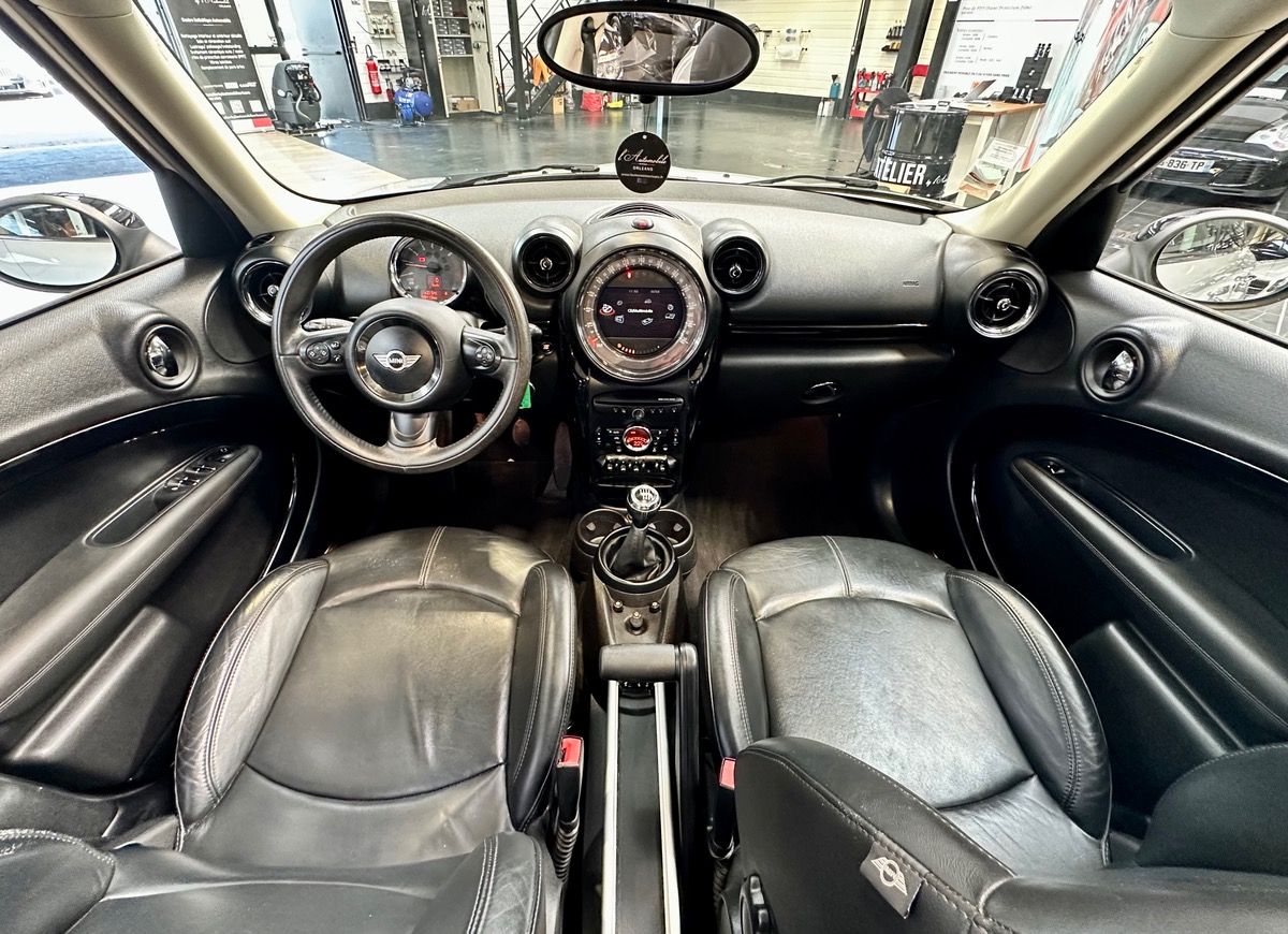 Mini Countryman (2) LCI Cooper 1.6 i 122 TO/Cuir b