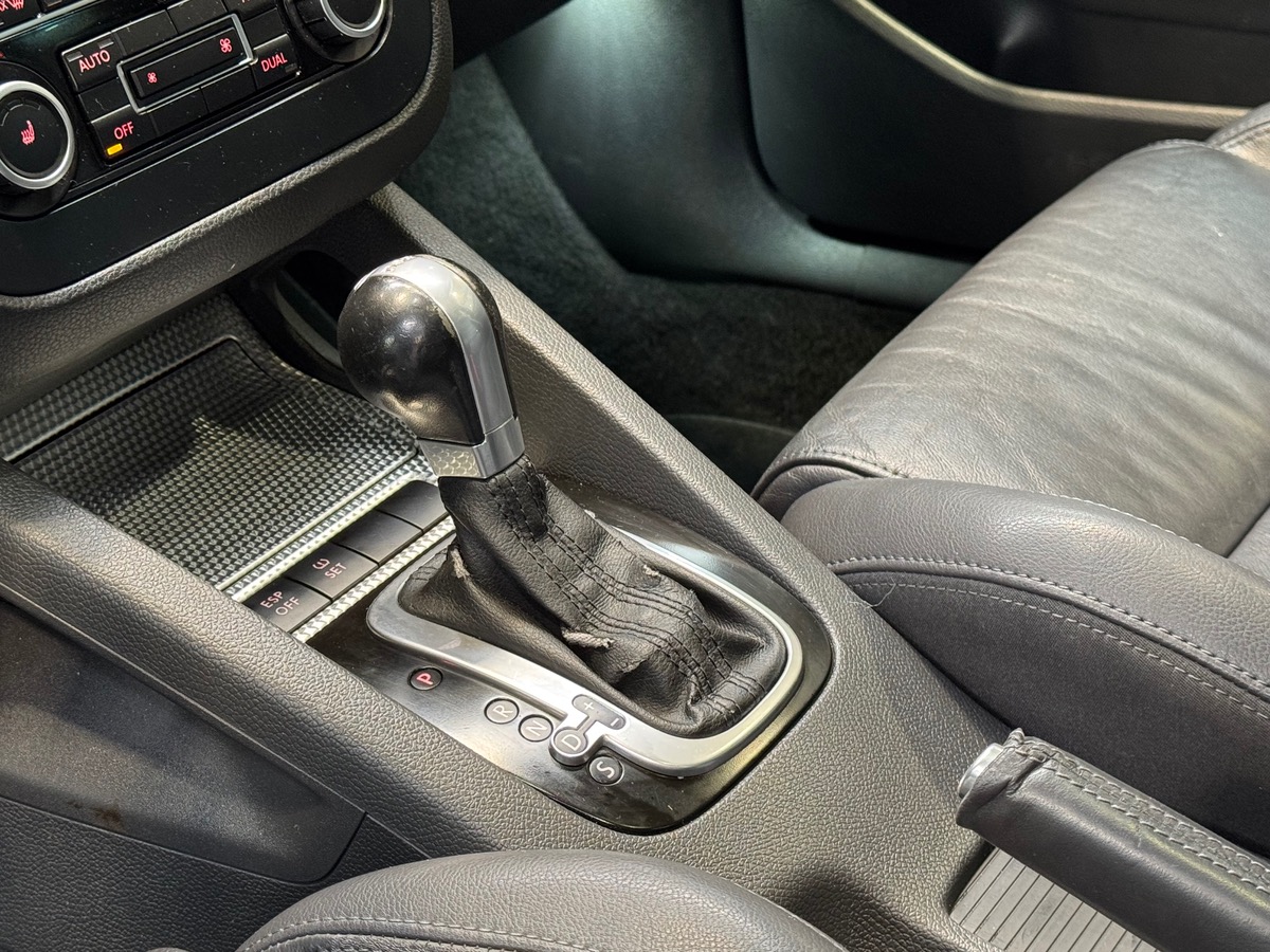 Volkswagen Golf R32 4 MOTION 3.2 V6 250CV DSG TOIT OUVRANT