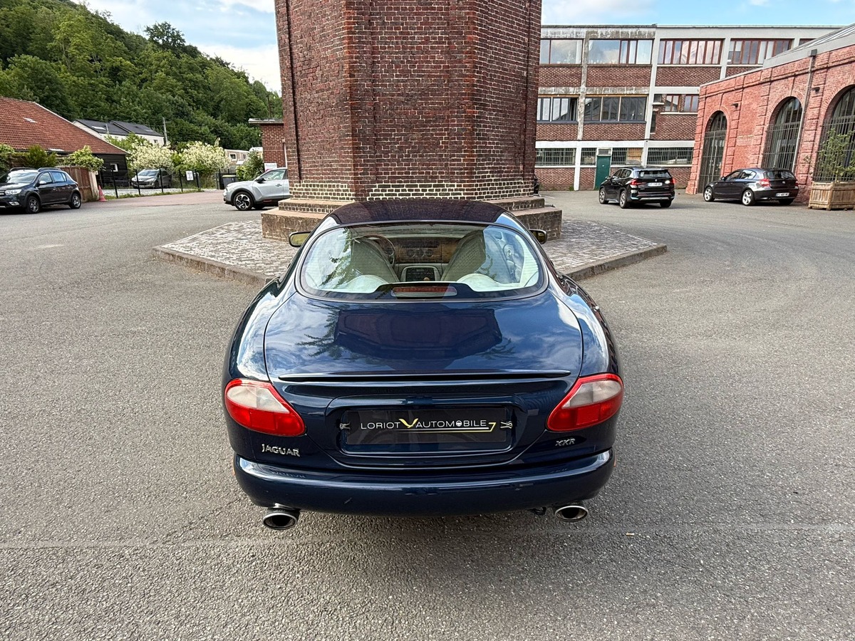 Jaguar XKR 2000