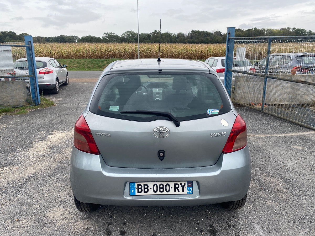 Toyota Yaris 1.3 vvti 90cv faible kilométrages 143000km