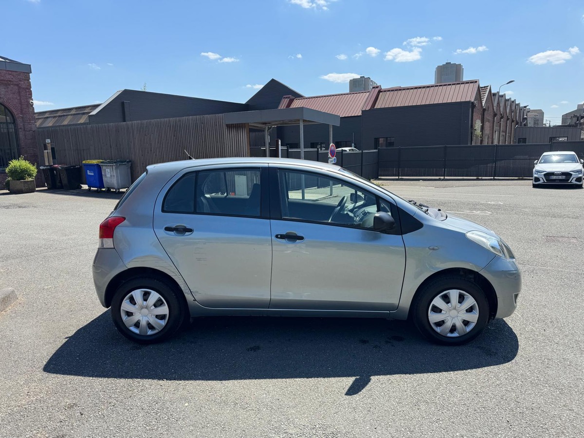 Toyota Yaris 2 France 5 portes 1.0 VVTi 68 cv