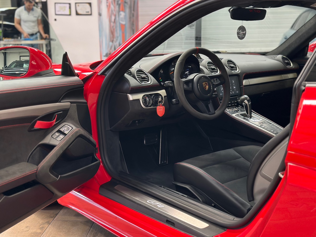 Porsche 718 Cayman GT4 4.0 420 PDK7