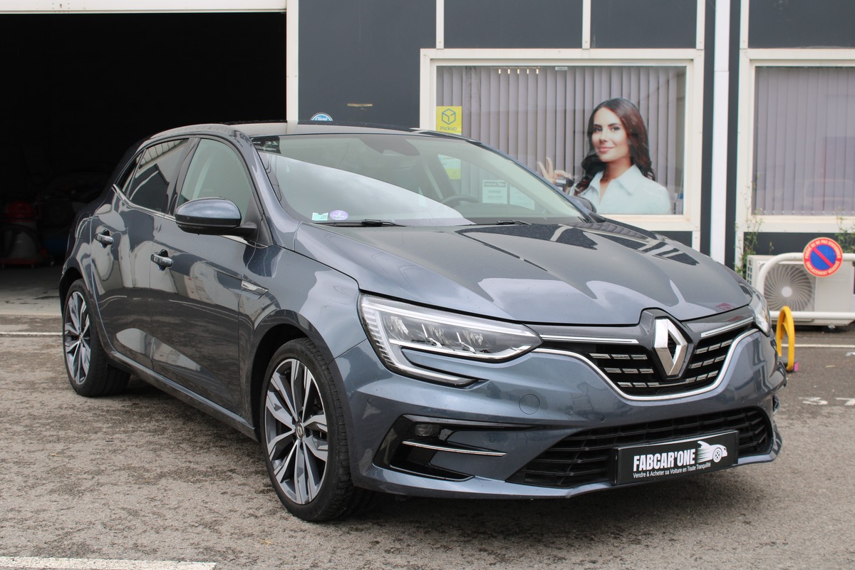 RENAULT Megane IV 1.3 TCe 140ch EDC7 Intens Suréquipée - Garantie 12 Mois