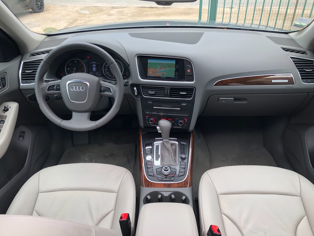 Audi Q5 V6 3.0 TDI quattro 245 CV AVUS Toit Pano t