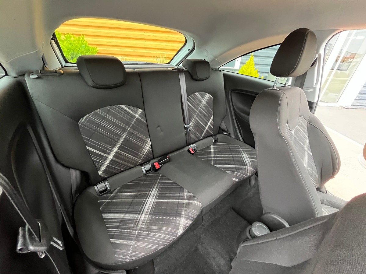 Opel Corsa E 1.4 i Turbo ecoFLEX 100 CH COLOR EDITION 1ERE MAIN