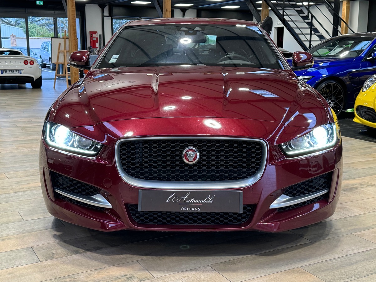 Jaguar XE 2.0 Ti 240CV R-SPORT BVA8 ODYSSEY RED