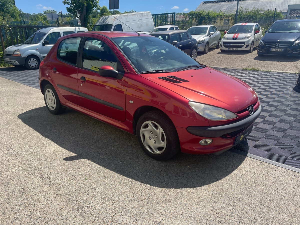 Peugeot 206 1.4 BOITE AUTOMATIQUE - CLIMATISATION - POSTE BLUETOOTH