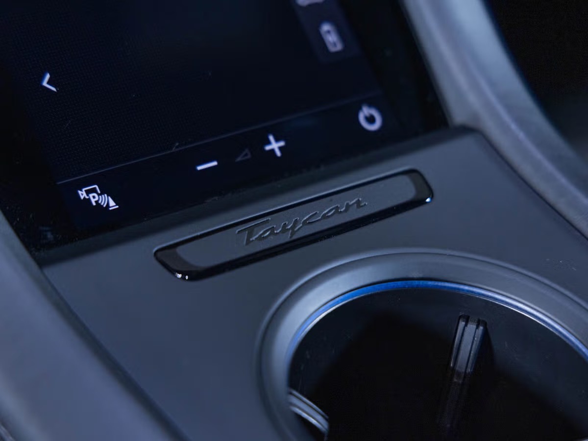 Porsche Taycan Turbo 680ch Performance Battery+ Ecran Passager/360/Bose/Inno/Keyless/Roues AR direc.