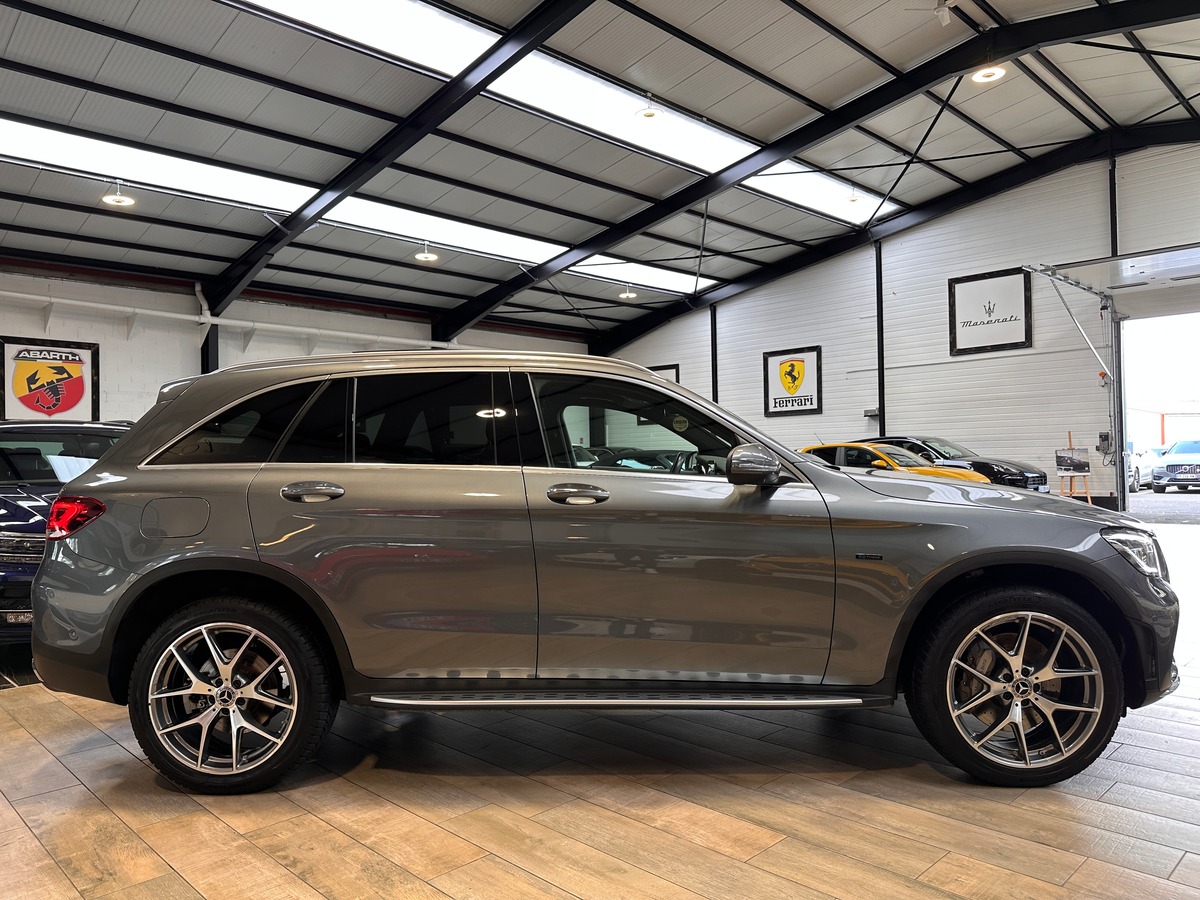 Mercedes-Benz GLC 300 DE 194 + 122 cv AMG LINE 4MATIC / BURMESTER / ATTELAGE / TOIT PANO / 1ERE MAIN