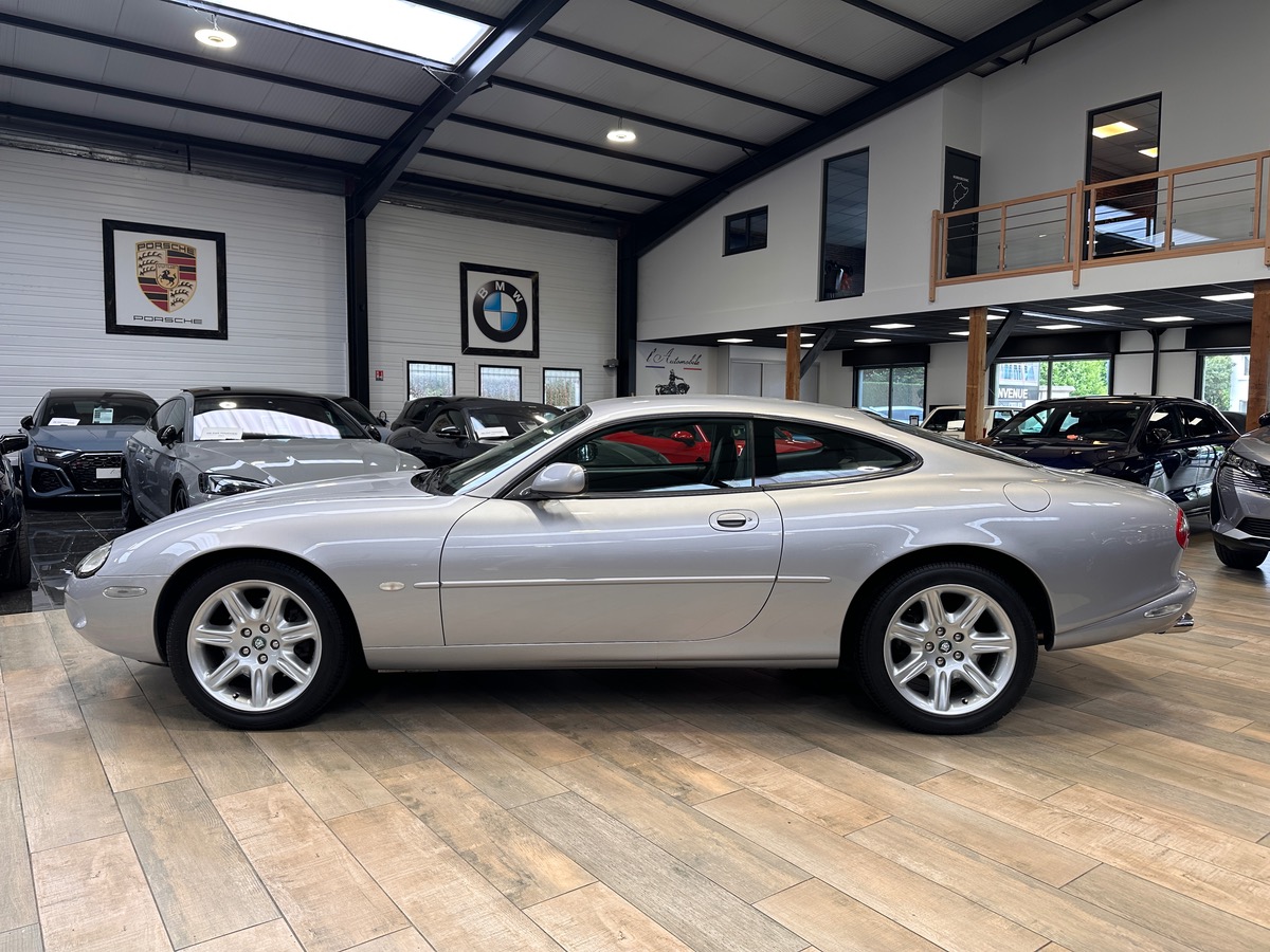Jaguar XK8 Coupe 4.0i V8
