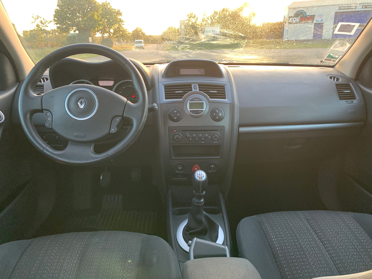 RENAULT Megane 1.9dci 130CV DYNAMIQUE 172133KMS