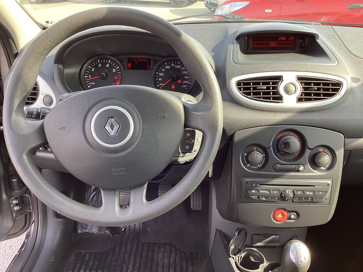 RENAULT Clio 1.2 Authentique