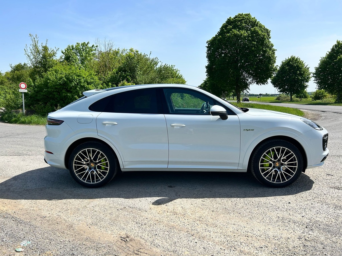 Porsche Cayenne E-Hybrid Coupé Platinum Edition 462 Chevaux