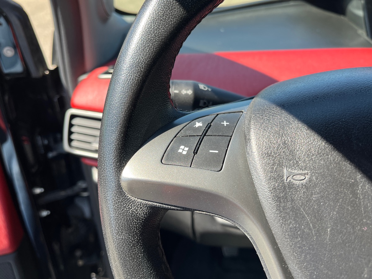 Lancia Ypsilon III 1.3 MULTIJET 95 BLACK&RED 5P