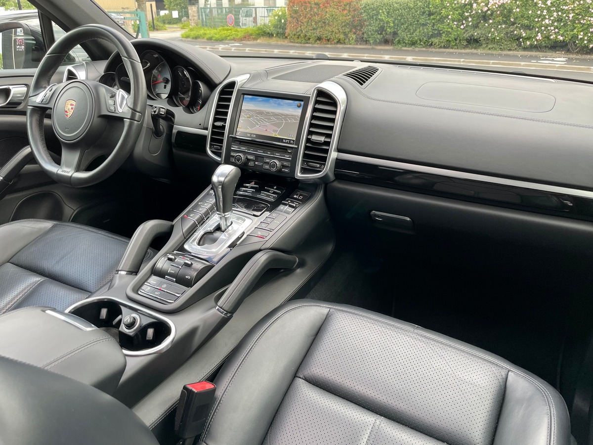 Porsche Cayenne S V8 4.2 TDi DPF 382 AWD b