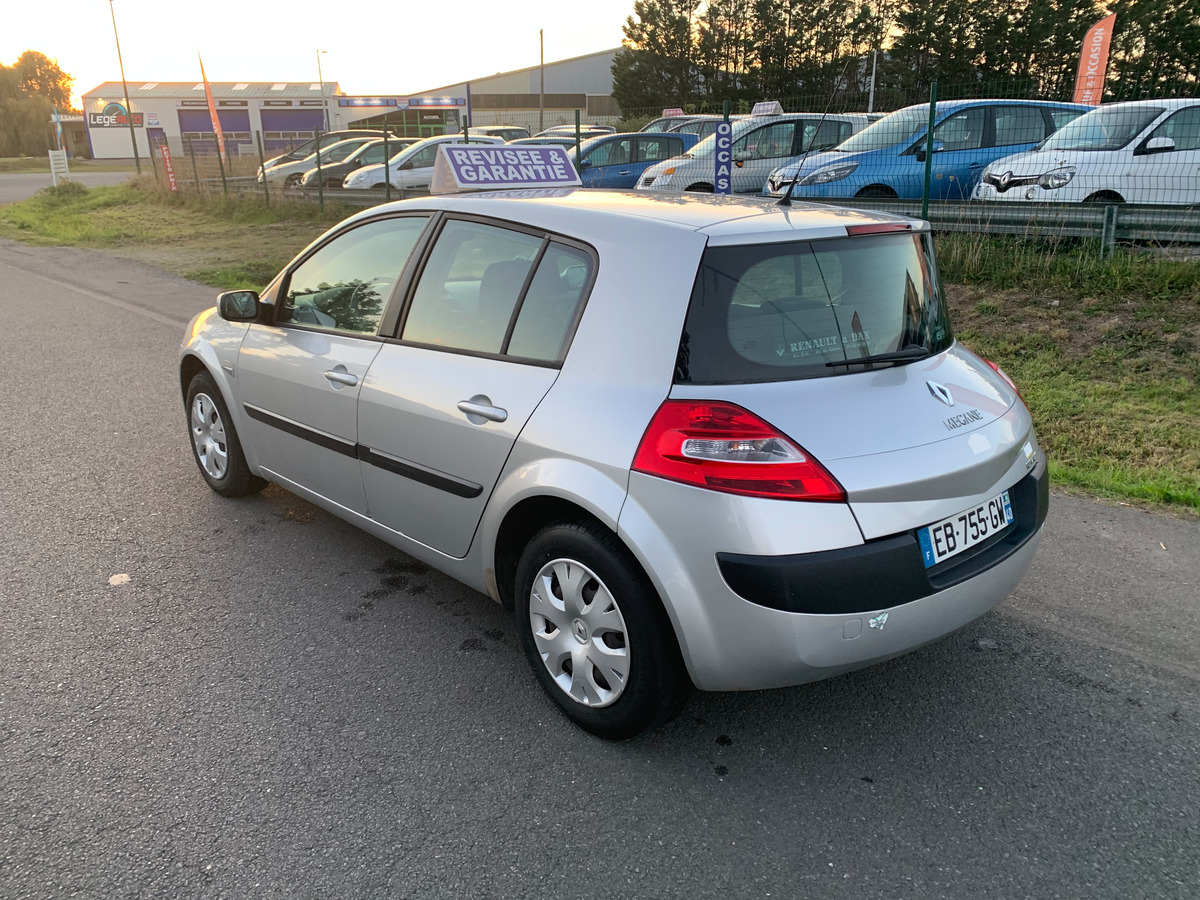 RENAULT Megane mégane 1.4i 16v - 98CH 78072KM