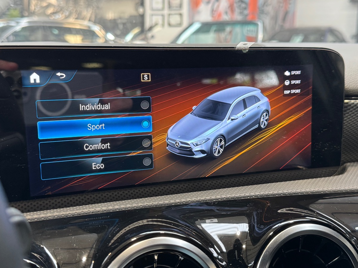 Mercedes-Benz Classe A 200 PROGRESSIVE LINE 163CV 7G-DCT 1ERE MAIN