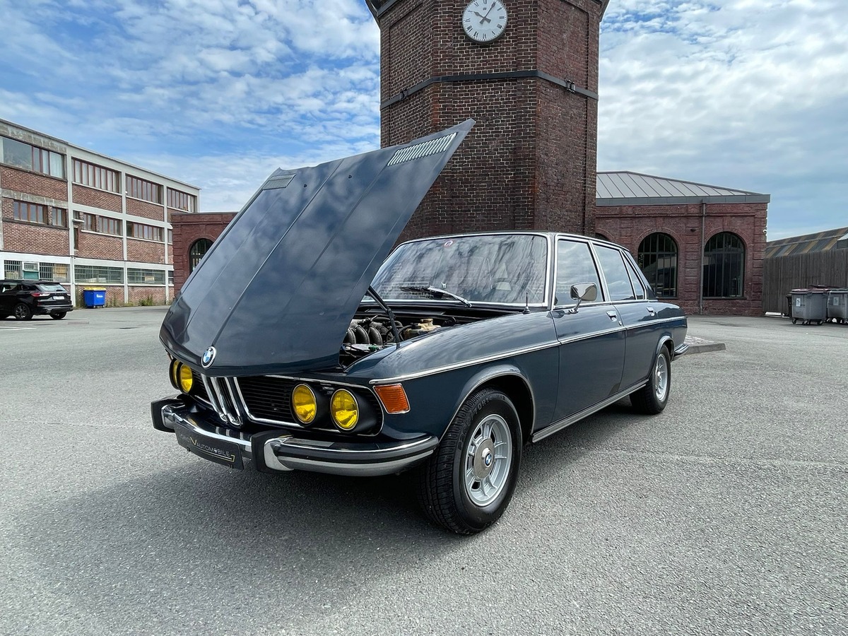 Bmw 3.0 si 1973 4 PORTES, BOITE 5 VITESSES, SELLERIE NEUVE