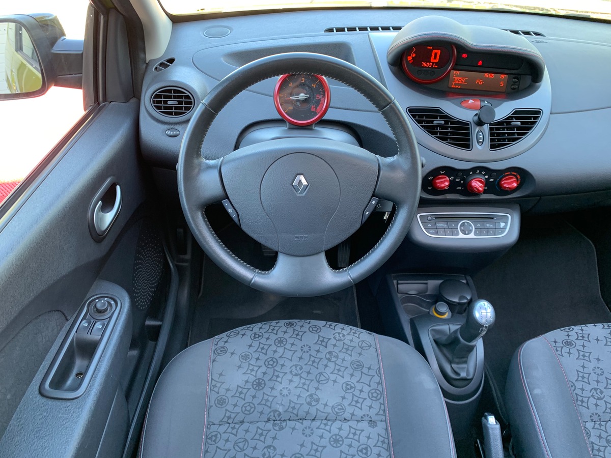 RENAULT Twingo 2 1.5 DCI 65 RIP CURL TO RÉGUL d