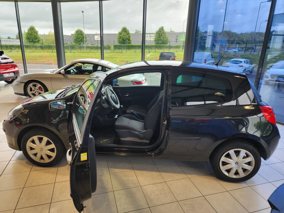 RENAULT Clio III 1.2L 100CV