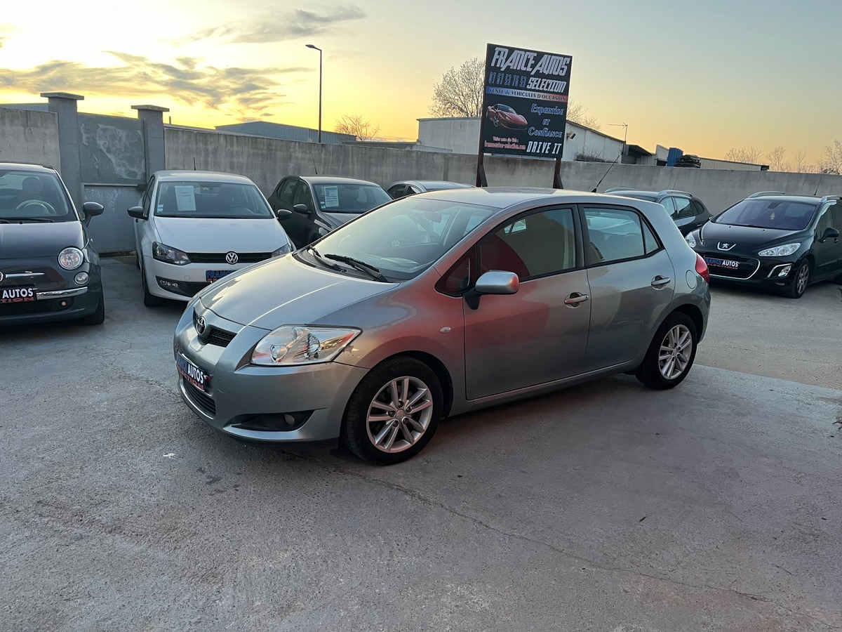 Toyota Auris 2.0 126 CHEVAUX REVISEE ET GARANTIE AVEC GPS