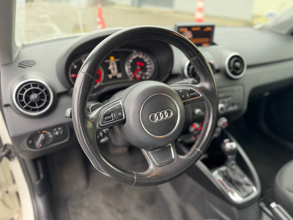 Audi A1 1.6 TDI S-Tronic7 90 cv Boîte auto - AIDE PARKING AR - COURROIE OK - CLIMATISATION AUTO