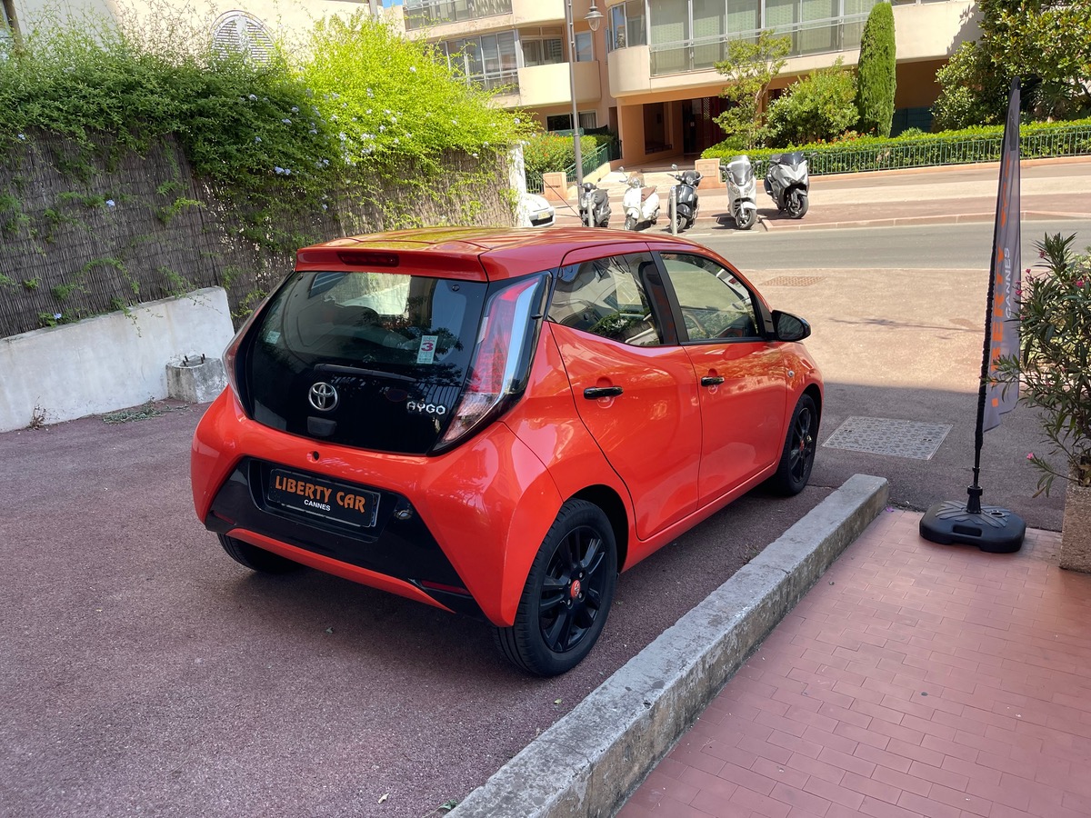 Toyota Aygo 1.0 VVTI 69CV /1er Main / GPS / Caméra / 5 portes