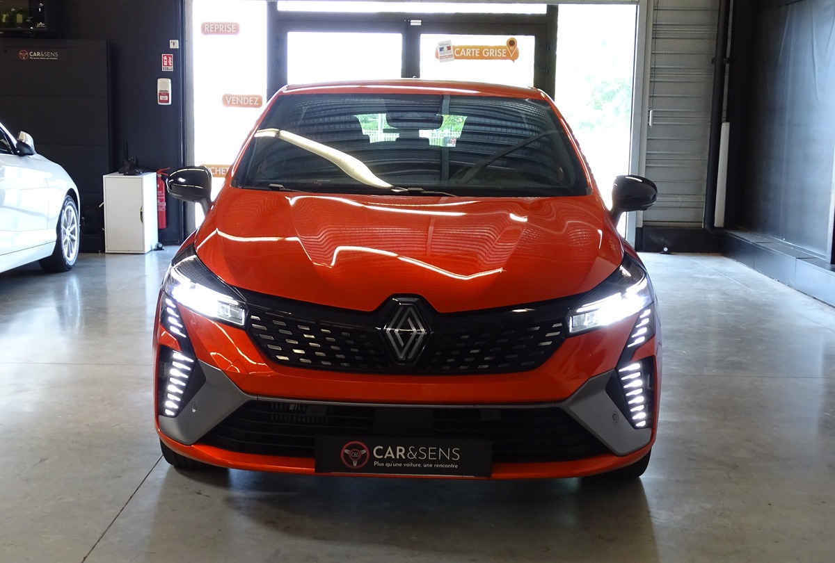 RENAULT Clio V (2) 1.0 TCE 90 Ch ESPRIT ALPINE 1ere main Caméra 360 CarPlay