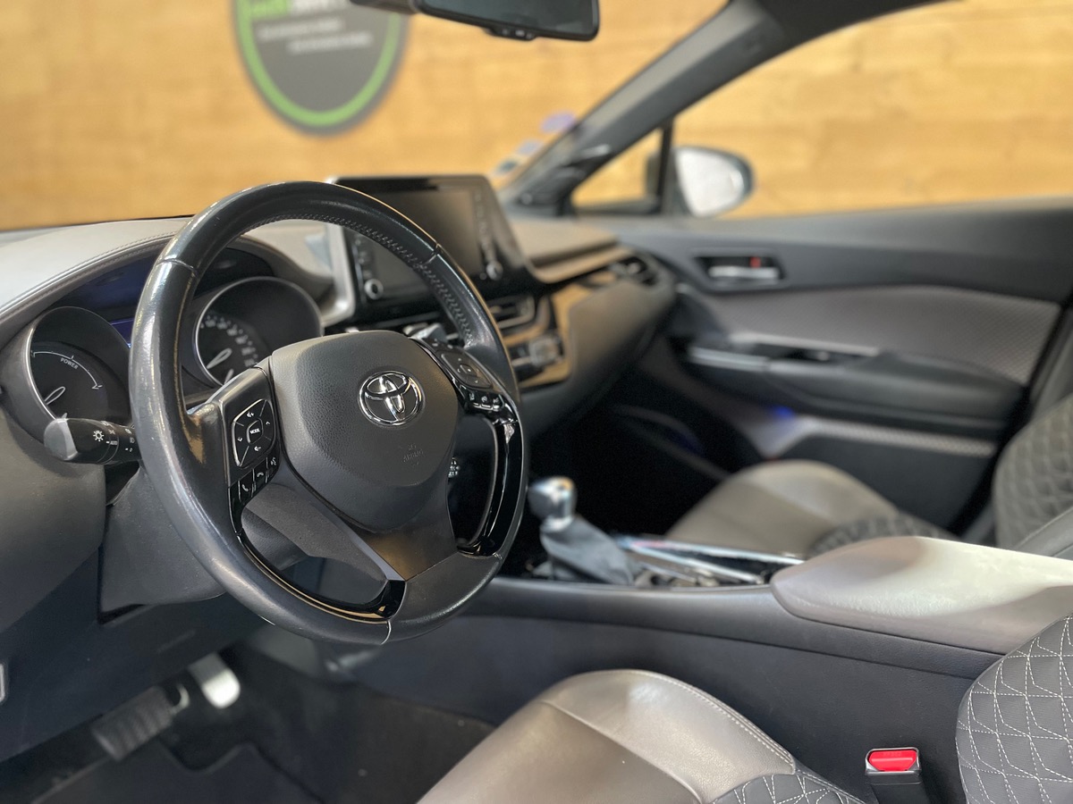 Toyota C-HR 122 HYBRID DISTINCTIVE 4X2 E-CVT