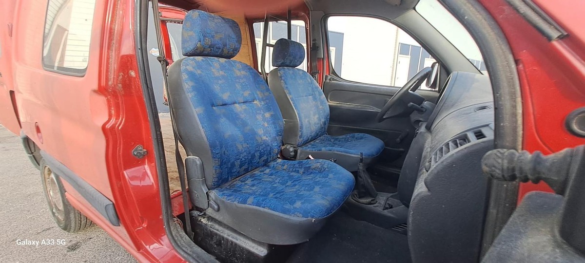 Peugeot Partner Camionnette 1.1 60cv - VENTE A MARCHAND SANS GARANTIE