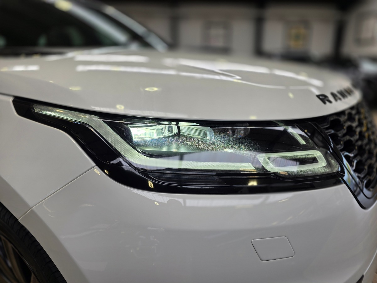 Land-Rover Range Rover Velar 2.0 D240 SE R-DYNAMIC 26000KMS TOIT PANO