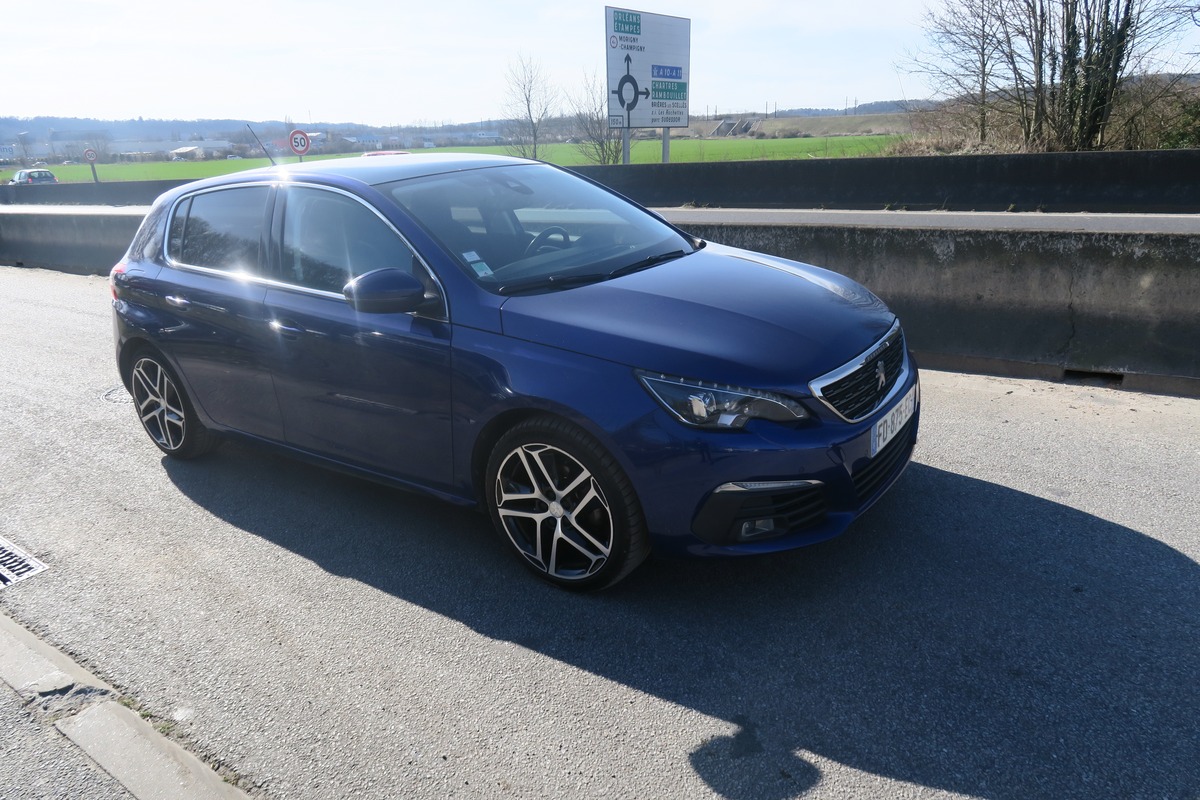 Peugeot 308 PEUGEOT 308 II 1.2 Puretech 130 ch ( ct ok )