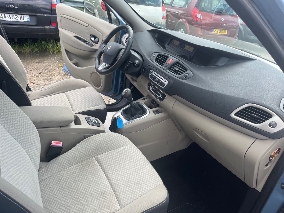 RENAULT Scenic 1.5 dci 115927 km