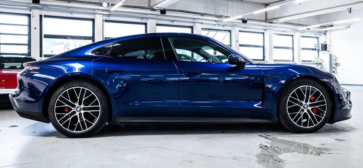 Porsche Taycan 4S avec batterie performance plus / Bose