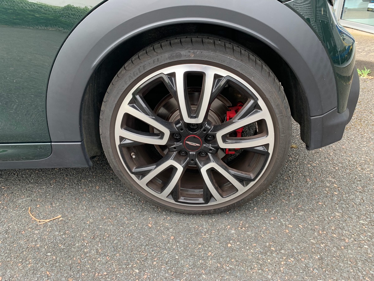 Mini Cooper JCW 231 CHEVAUX