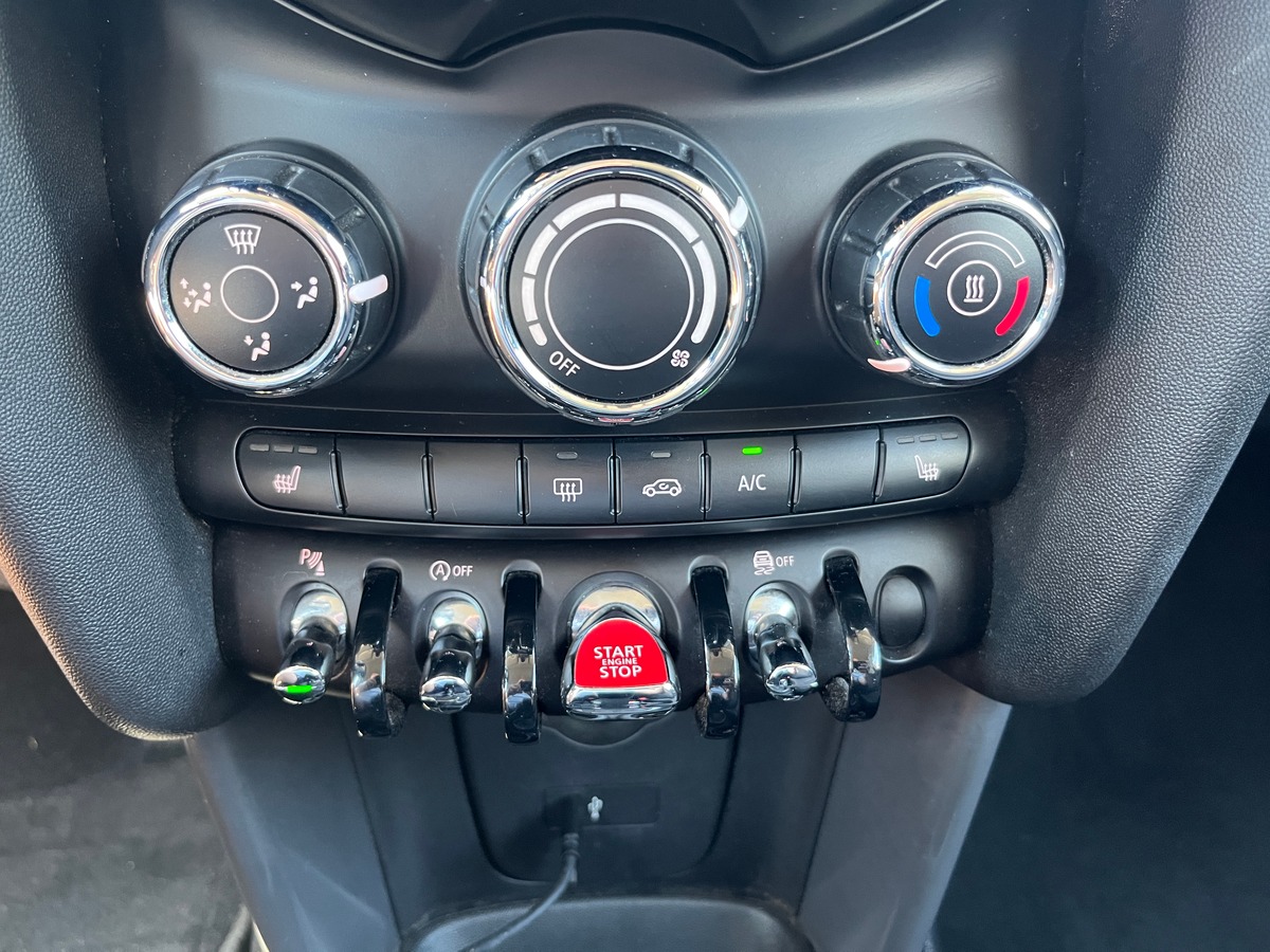 Mini Mini 136ch, BVA, SUIVI MINI, CARPLAY, RADAR AVANT ET ARRIERE, LIMITEUR, SIEGES CHAUFFANT