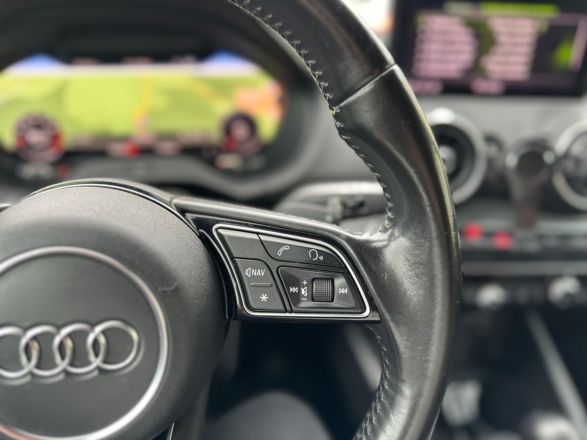 Audi Q2 S-LINE 1.4 tfsi 150 cv Boîte auto - VIRTUAL COCKPIT - BANG & OLUFSEN - APPLE CARPLAY