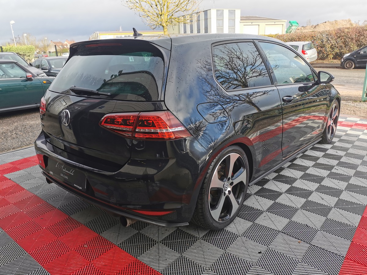 Volkswagen Golf 7 VII GTI 2.0 TSI 220 DYNAUDIO