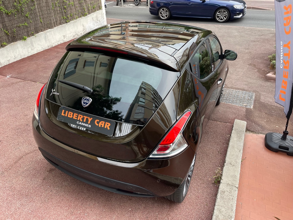 Lancia Ypsilon 85 cv / 1 er Main / Boîte auto / Km Réel / Toit Ouvrant