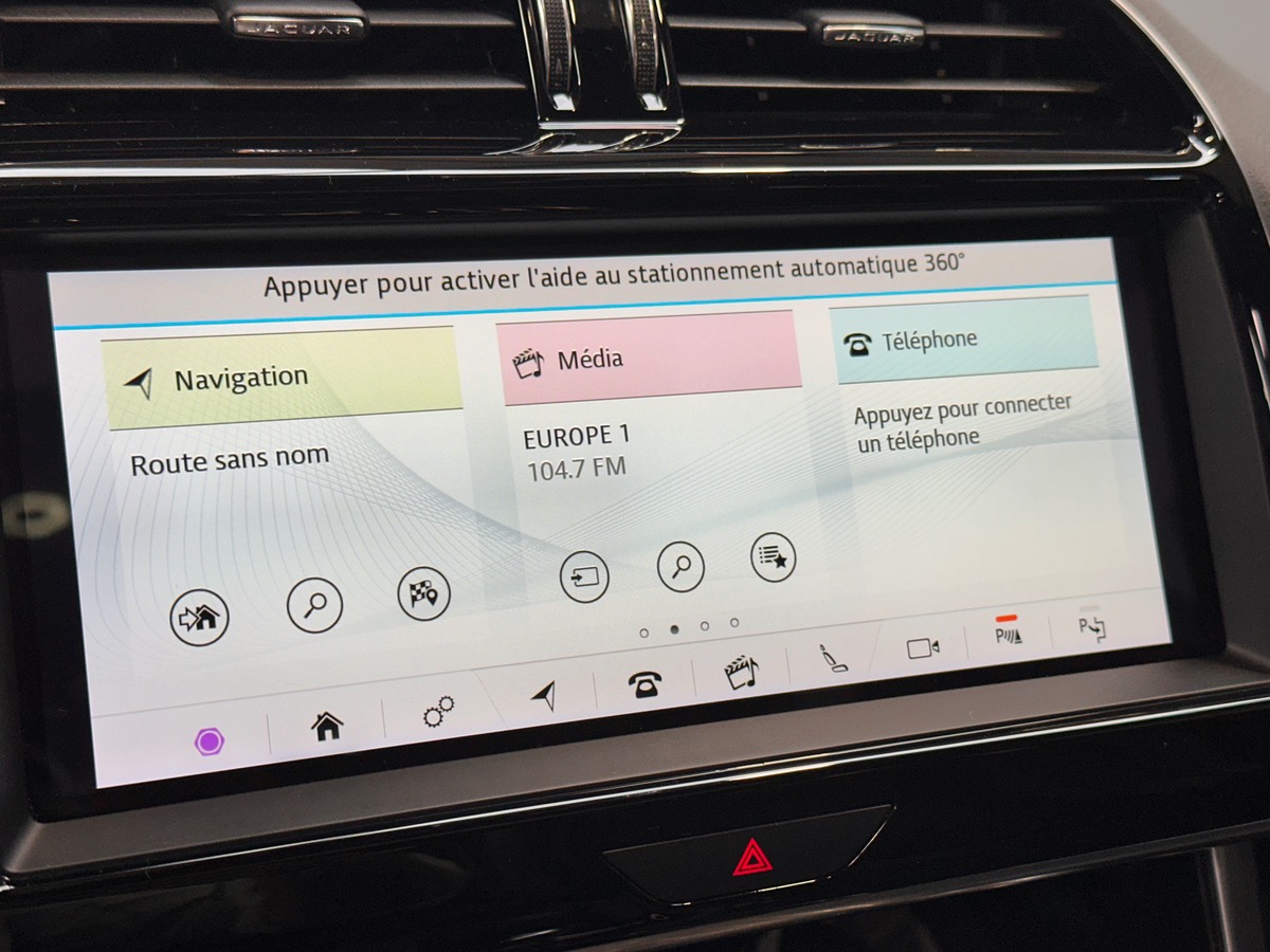 Jaguar XE D180 BVA AWD R-DYNAMIC SE