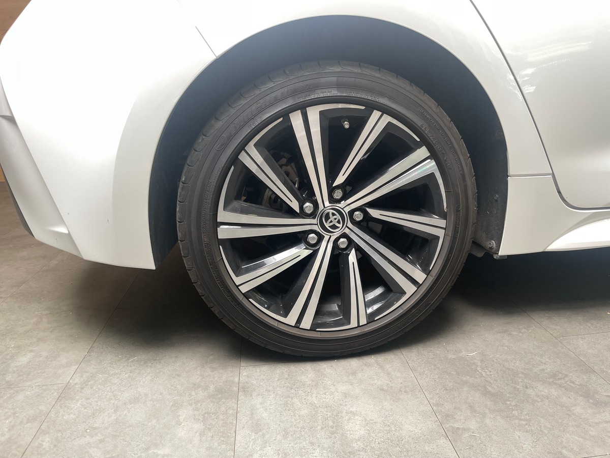 Toyota Corolla 1.8 FULL-Hybride design