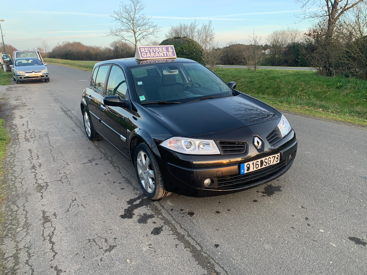 RENAULT Megane mégane 1.6i 16v - 110ch 60117km