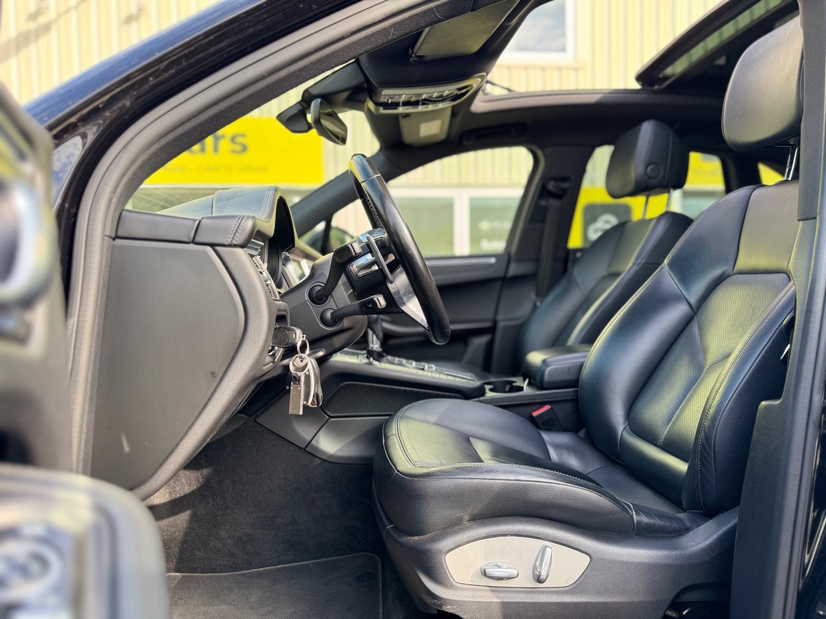 Porsche Macan Phase 2 2.0 PDK 245 cv TOIT OUVRANT - APPLE CARPLAY - CAMERA DE RECUL
