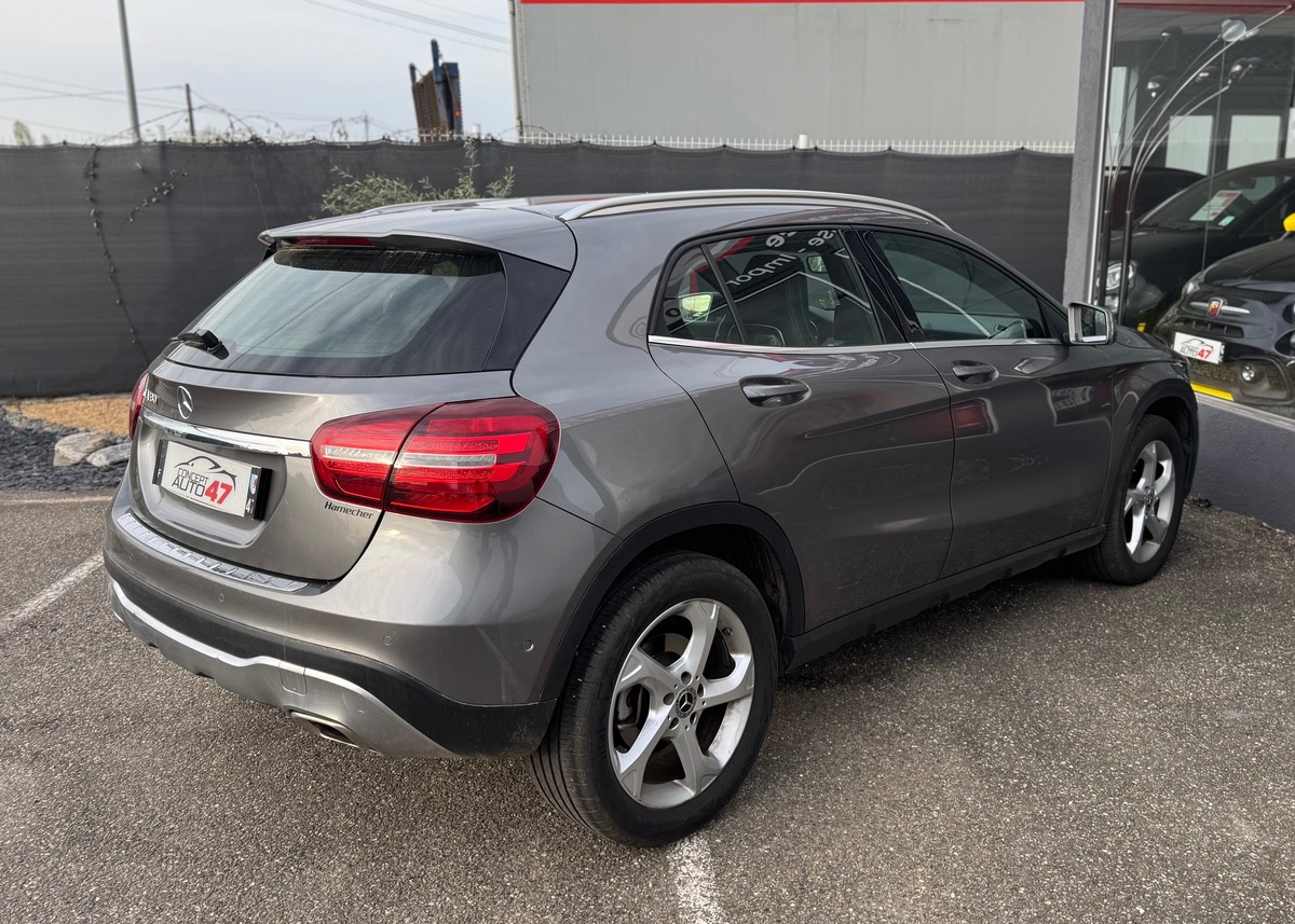 Mercedes-Benz GLA (2) 180 SENSATION 7G-DCT