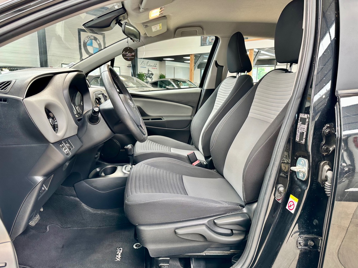 Toyota Yaris III (2) Hybrid 100H Dynamic 5P BVA