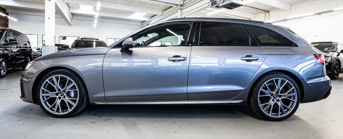Audi A4 Avant V 40 TDI 204ch S line quattro S tronic 7 Bang&Olufsen Toit ouvrant Attelage