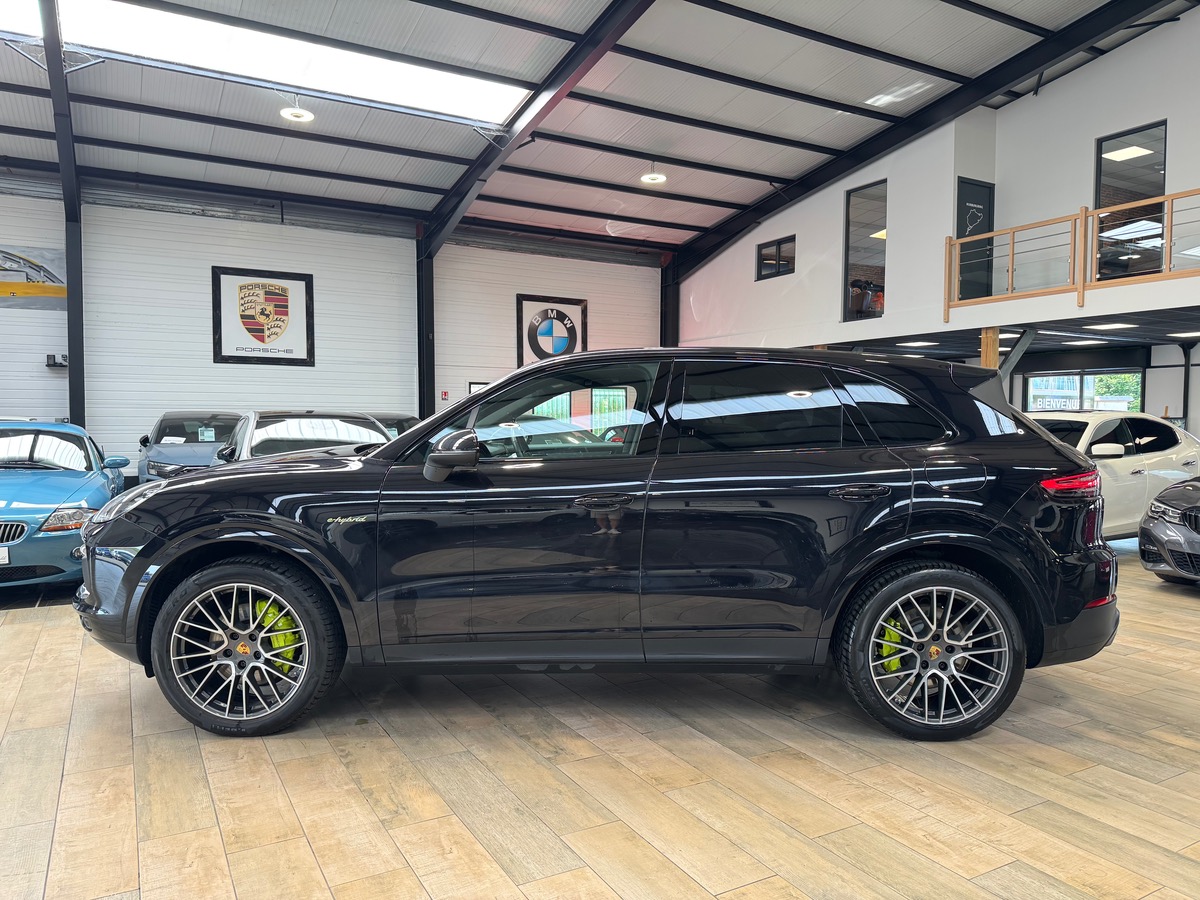 Porsche Cayenne E-HYBRID V6 462CV TIPTRONIC FR/PDLS+/ CARPLAY