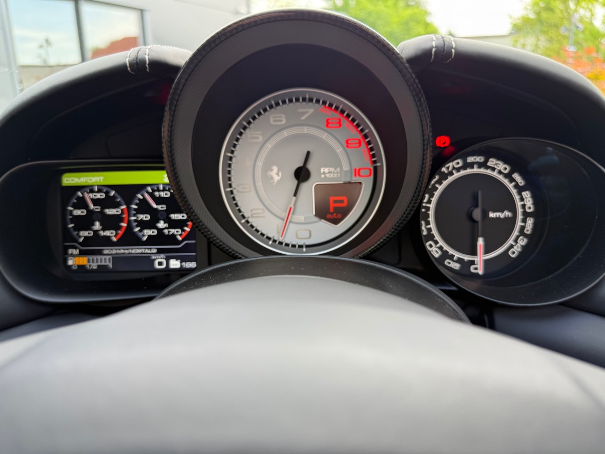 Ferrari California T 3.9L V8 560 CH / FRANCAISE / CARNET / 29954 KMS