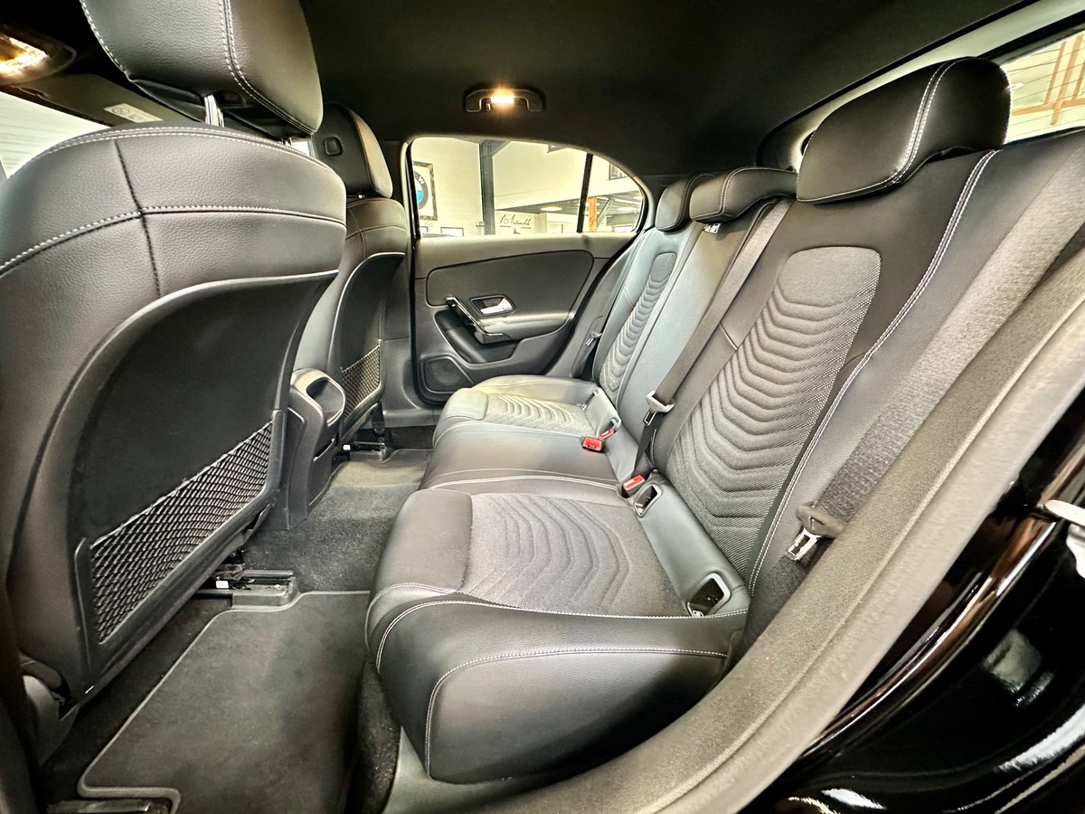 Mercedes-Benz Classe A IV 180d Style Line 116 7G-DCT b